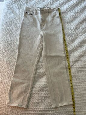 Abercrombie & Fitch Women's 90s Jeans — Off-White
